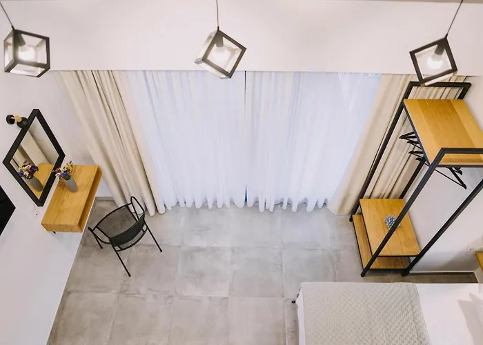 Blue Stone Luxury Ξενοδοχείο με διαμερίσματα 3*