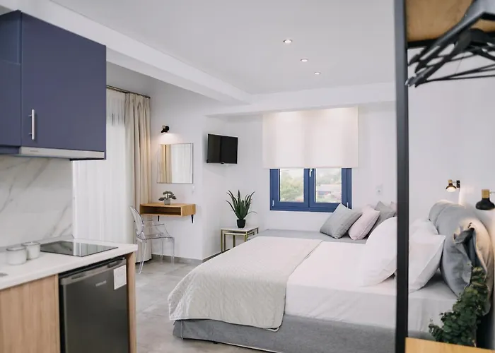 Blue Stone Luxury Ξενοδοχείο με διαμερίσματα 3*